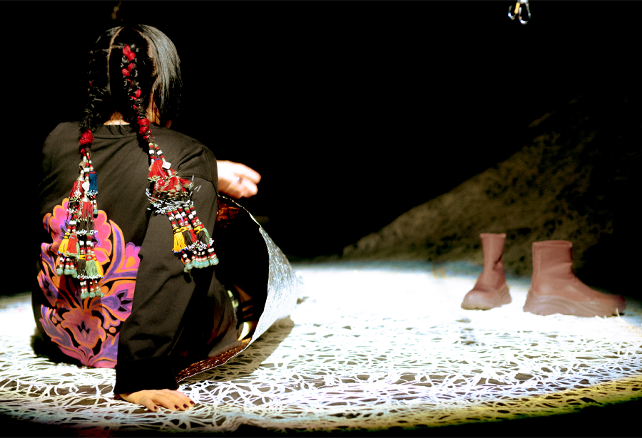 «Verschwommener Mond. Trauma und Demokratie», © Zarina Tadjibaeva und Julia Skof